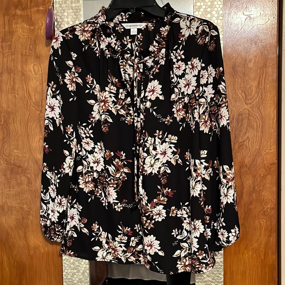 Counterparts floral blouse. - Picture 1 of 8